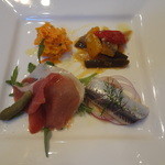 前菜盛り合わせ（キャロットパテ、ラタトゥイユ、イワシのマリネ、生ハム）