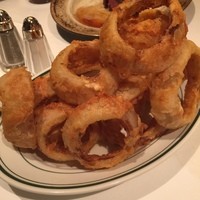 ウルフギャング・ステーキハウス 丸の内店 - オニオンリングフライ