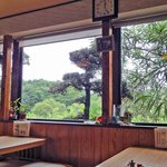 食事処新道 - 店内から望む丸山公園
