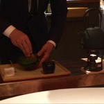 レフェルヴェソンス - イッツ ショー タイム！
      その場でお茶を立ててくれます！