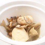 ラトリエ・ドゥ・ノト - トリュフ入りきのこのコンソメ