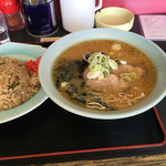 やましょう - ラーメンチャーハンセット