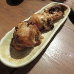 カッチャル バッチャル - 骨無しタンドリー・チキン、マスタードで1