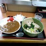 六花そば - カレー丼セット（520円）水曜にてそば大盛無料。2010.5