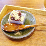 砂屋 - 割子に付いてる蕎麦豆腐のぜんざい？