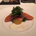 オーベルジュ 漣 - 前菜、自家製スモークサーモン、肉厚ー