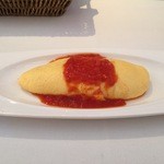 オーベルジュ 漣 - 朝食オムレツ、函南トマトソース