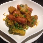 パパスバル - ソーセージと野菜のカレーおつまみ（日替わり）