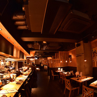 京都四条寺町の一等地に構えた広々空間の素敵な鉄板ダイニング