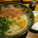 讃岐うどん 野らぼー - 釜玉生醤油うどんと海老竹輪天