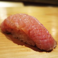 江戸前鮓 すし通 - 大間　本鮪の大トロ
                