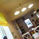 ココナ キッチン - 店内の様子♬少し狭いけどそれがかえっていい感じ♬やさしい店主さんの気遣いがうれしいな