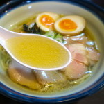 らーめん奏 - 和風出汁が効いた上品で深みのあるスープ