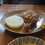 しお津 - おでん（すじ、大根、ガンモ）