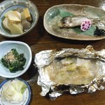 民宿　新小松屋 - 2日目夕食①（牡蠣ホイル焼き　ヤマメ塩焼き他）