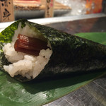 Uogashi Nihonichi Tachigui Sushi - 日替り魚がし握り980円の手巻き