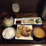 ほうなん酒場　はだか電球 - 