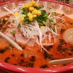 キングコング - ヤンニンジャンらー麺（800円）＋煮玉子トッピング（100円）