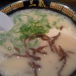 とんこつラーメン 三氣 - やる氣ラーメン