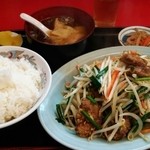 らーめん萬来 - ゲリラメニューのレバニラ定食♪