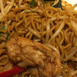 タイレストラン タニサラ - パッバミーキーマオ（タイ焼きそば）