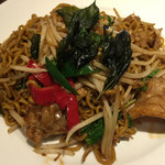 タイレストラン タニサラ - パッバミーキーマオ（タイ焼きそば）税込780円