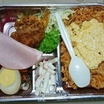 肉のマルタケ - バラエティ弁当　580円