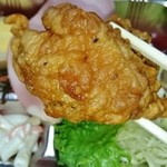 肉のマルタケ - 大きな唐揚げ１個！