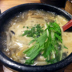 麺や　つるり - 「極上きまぐれつけ麺・塩味 牡蠣入り」の付け汁（２０１５年１１月）