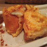 bistro D - フレンチトースト
      今日はプリンが品切れということで、
      〆にこちらを注文しました。
      黒胡椒とシナモンでいただくフレンチトースト
      美味しいよ♪