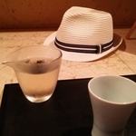 mass かまどのある家 酒をよぶ食卓 - 