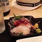 mass かまどのある家 酒をよぶ食卓 - 