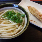 純手打うどん よしや - ぬるいかけうどん 小：特上ちくわ天