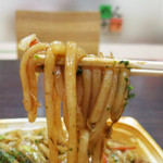 めんテツ - 甘味・酸味のバランスが取れたソース味が美味