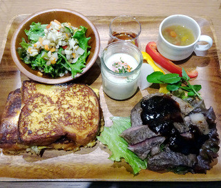 ケヤキカフェ - お食事セットメニュー，栗原漢方和牛イチボ肉のグリル