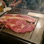 Yakiniku Horumon Ryuunosu - 大きい肉の図
