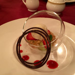 マゼランズ - ラウンドグラスデザート/ヴァンブランジュレ、メイプルクッキー、ピスタチオクリーム、バニラアイスクリーム、ストロベリー（ガリオン/スペシャルコース）