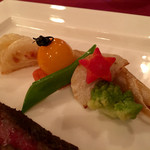 マゼランズ - 黒毛和牛のロースト、ジンジャーソースとルージュソルト（ガリオン/スペシャルコース）