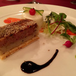 マゼランズ - スモークターキーとチョリソーとポテトのパテ、カリフラワーのムース添え（ガリオン/スペシャルコース）