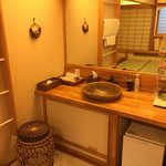 四季館 彩冬 - 洗面台はあるのにトイレは外