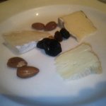 シラノ・ド・ベルジュラック - チーズ３種類、ウオッシュ、白カビ、ハード