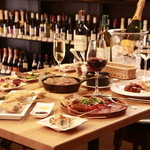 ワイン酒場。LONGING HOUSE 軽井沢 - テーブル食事一例