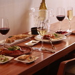 ワイン酒場。LONGING HOUSE 軽井沢 - 