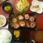 とん亭 - ロールかつ定食・980円。