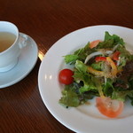 桜ヶ池クアガーデン - ランチのスープ、サラダ