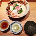 44158269 - クエと剣先イカの刺身。塩昆布、ゆずのタレ、出汁のジュレでいただきます。