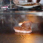 あざみ野うかい亭 - 脂身も　カリカリに焼いて　塩でいただきます