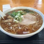 自家製ラーメン 菊屋食堂 - 醤油らーめん(大盛)