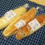 玉出 木村家　2Deux - 左から、練乳ロール･びっ栗マロンロール･メイプル