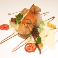 神楽坂 フレンチレストラン ラリアンス - 美食の歓び 4800円 の産地直送の金目鯛のポワレ 蕪とキャベツのエチュベ カラスミ、アンチョビをアクセントにして